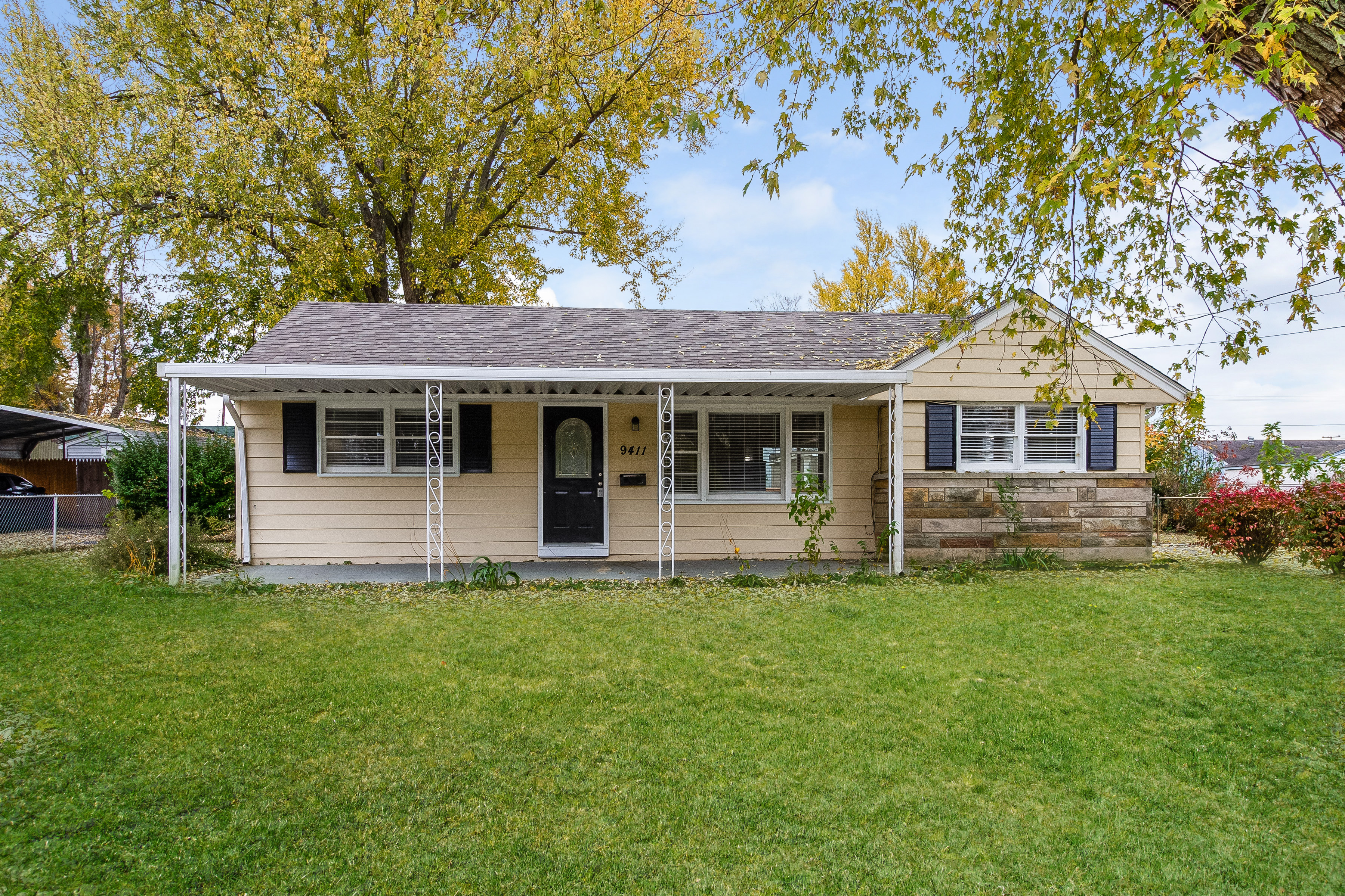 9411 Dalton Dr Louisville, KY 40272